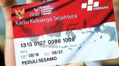 Adapun ciri-ciri pertama bagi pemilik KK dan KTP yang pertama adalah terdaftar sebagai keluarga kurang mampu di DTKS.