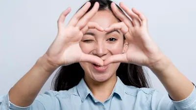 5 Cara Ampuh Mengetahui Dia Suka Kamu atau Tidak, Salah Satunya Ada Panggilan Unik!