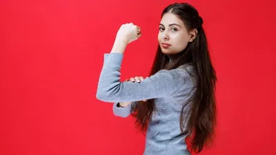 Orang dengan mindset di atas rata-rata cenderung memiliki sifat-sifat dan kebiasaan yang membedakan mereka dari kebanyakan orang lain.