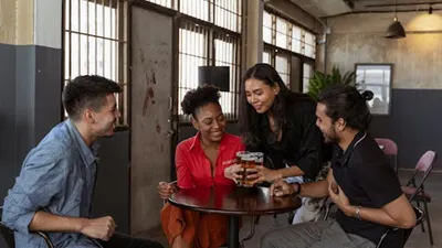 8 Jurusan Cocok untuk Kamu yang Extrovert, Punya Peluang Karier Menjanjikan di Masa Kini