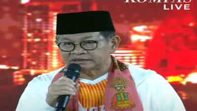 Setelah Ridwan Kamil memberikan jawaban, Pramono Anung menanggapi kalau ia akan menurunkan syarat batas pendidikan untuk melamar kerja.