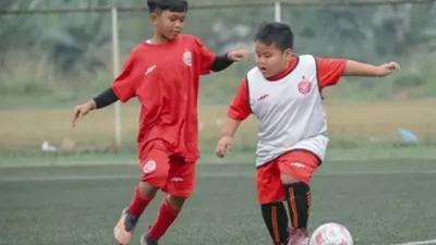 Klub sepak bola Persija memiliki sekolah sepak bola (SSB) untuk anak-anak hingga remaja, yaitu Persija Soccer School.