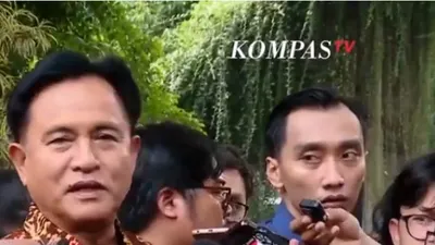 Yusril Ihza Mahendra menyatakan bahwa Kemenko Polhukam akan dipecah menjadi dua di era Prabowo Subianto.