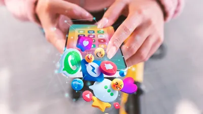 9 Fakta Psikologi Kepribadian Orang yang Suka Update Postingan dan Status di Media Sosial, Ternyata...