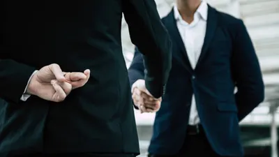 4 Tips Supaya Kamu Tidak Mudah Dibohongi, Salah Satunya Gunakan Teknik Mirroring