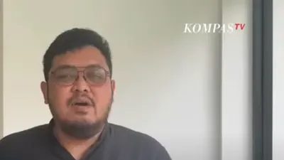 Juru bicara Anies Baswedan, Angga Putra Firdian, berharap KPU dan KPUD Jakarta segera menyesuaikan aturan PKPU.