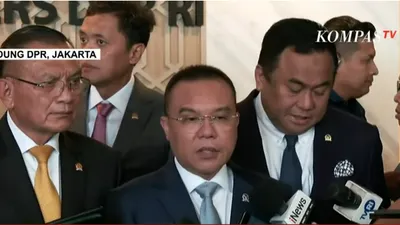 Seharusnya pada hari ini DPR berencana untuk melakukan pengesahan revisi UU pilkada yang telah dirapatkan.
