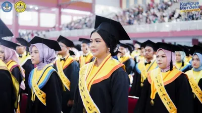 Jurusan kuliah termasuk kebijakan sosial seperti yang ditempuh Erina Gudono yaitu Ilmu Politik