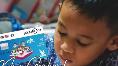 Kartu Jakarta Pintar atau KJP Plus adalah program bantuan sosial (bansos) berupa beasiswa yang diberikan kepada siswa kurang mampu.