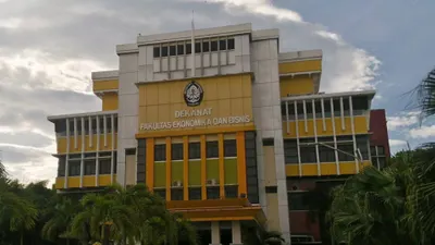 10 Universitas Jurusan Ekonomi dan Ekonometrika Terbaik
