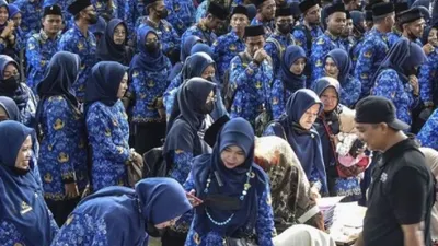 Ada 10 instansi pusat dan juga daerah yang tercatat tingkat keketatan atau persaingannya cukup tinggi.