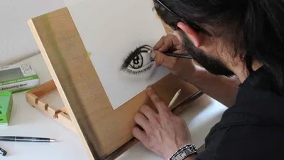 Ilustrasi jurusan kuliah yang cocok bagi yang hobi menggambar