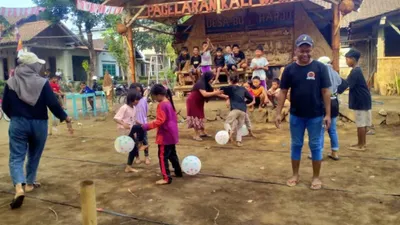 Dengan ide-ide lomba yang segar dan kreatif, kamu bisa membuat perayaan kemerdekaan kali ini menjadi lebih berkesan dan penuh tawa.