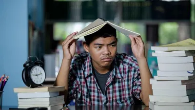 Orang dengan gangguan kepribadian menghindar cenderung menghindari interaksi sosial dan merasa tidak nyaman dalam situasi-situasi sosial.