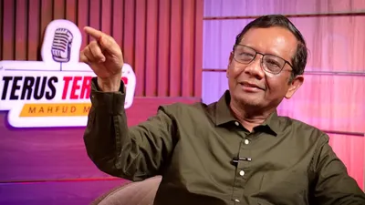 Menurut Mahfud MD, otak atau pelaku utama kasus pembunuhan Vina tak kunjung terungkap lantaran ada &lsquo;permainan&rsquo;.