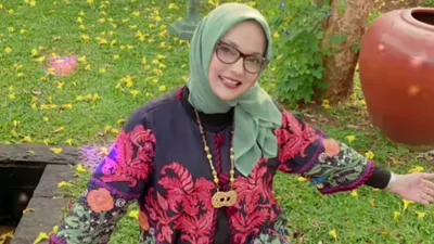 Artis sekaligus politisi Marissa Haque Meninggal Dunia di usia 61 tahun.*