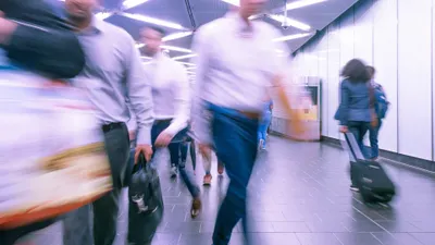 7 Kepribadian Unik Orang yang Suka Berjalan Cepat, Ternyata Banyak Positifnya