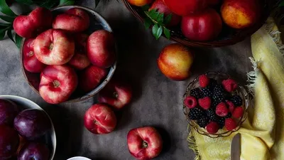 Ilustrasi buah plum