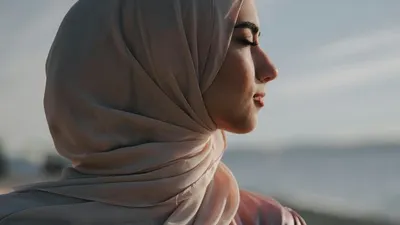 Ilustrasi orang penyayang yang hatinya selalu tenang.