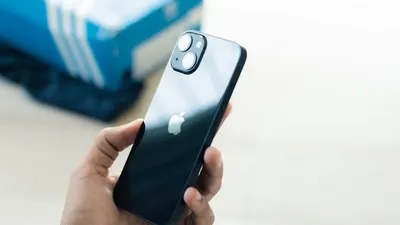 Ilustrasi HP yang sudah turun harga.