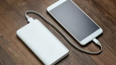 Tanpa Aplikasi Tambahan, Ini 4 Cara Aman Isi Daya Handphone Agar Lebih Cepat Penuh