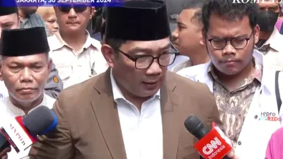 Ridwan Kamil Janji Perjuangkan Umrah Gratis untuk Marbot Masjid 