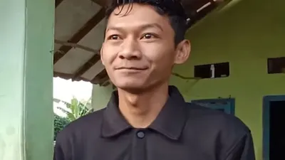 Saksi yang dihadirkan dan menarik perhatian publik adalah Saka tatal, salah satu terpidana kasus Vina yang sudah bebas pada 23 Juli 2024.