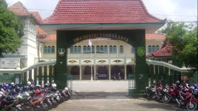 Hasil seleksi Penerimaan Peserta Didik Baru (PPDB) di beberapa kota sudah diumumkan, termasuk Kota Surakarta, Jawa Tengah.