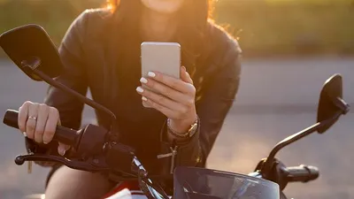 6 Kepribadian Berdasarkan Kebiasaan Chatting Ini Bongkar Sifat Dominan, Kamu Suka Kirim Pesan Pakai Emoji? Sifatmu...
