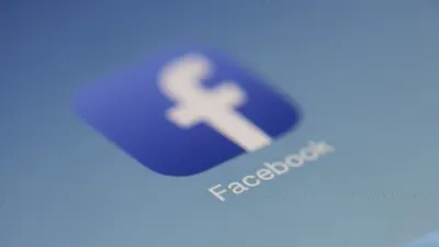 Ilustrasi menghapus akun Facebook secara permanen.