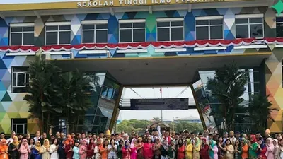 Sekolah Tinggi Ilmu Pelayaran.