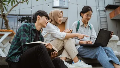  10 Jurusan Kuliah yang Paling Disesali Lulusannya