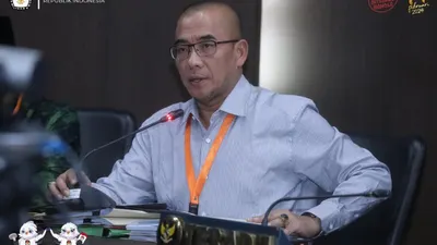 DKPP mengungkapkan bahwa tindakan Hasyim tidak sesuai dengan kode etik dan pedoman perilaku penyelenggara pemilu.