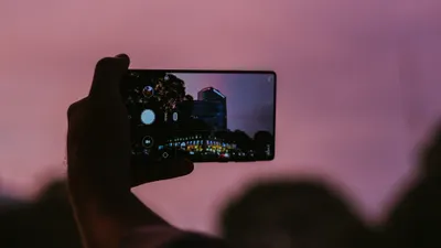 Illustrasi. Perbandingan Xiaomi 14T vs Vivo X200