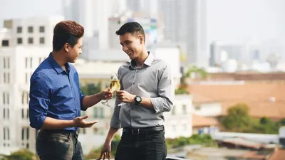 Ada beberapa sektor lapangan usaha dengan pendapatan gaji bersih atau rata-rata upah pegawai di Jakarta hingga menyentuh angka 2 digit.