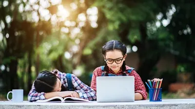 Kedokteran Jadi yang Nomor Satu! TOP 10 Jurusan Kuliah Tersulit di Indonesia yang Bikin Lama Lulus