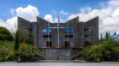 Universitas Andalas di Sumatera Barat | Inilah 7 Perguruan Tinggi Negeri (PTN) di Indonesia yang tidak mengalami kenaikan Uang Kuliah Tunggal (UKT) pada tahun ajaran baru.