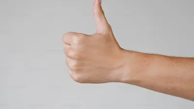 3 Cara Mengepal Tangan Bisa Ungkap Seperti Apa Karakter dan Kepribadianmu, Coba Disini Yuk!