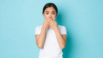 4 Tanda Kalau Lawan Bicaramu Sedang Berbohong, Perhatikan Ini!