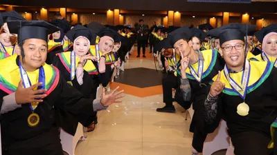Tertinggi Bukan dari FK! Intip Daftar Rata-Rata Gaji Fresh Graduate Lulusan 14 Fakultas di Universitas Airlangga