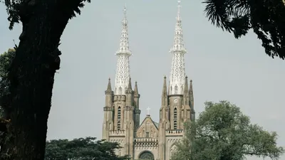 Perbandingan Jumlah Gereja Protestan dan Katolik di Jakarta Tahun 2022-2023, Mana yang Lebih Bertambah?
