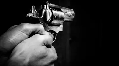 Kasus penembakan terhadap Muarah (50) di wilayah Banyuates, Kabupaten Sampang, Madura, tidak ada kaitannya dengan politik.