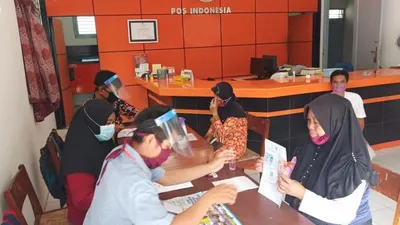 Ilustrasi Pencairan BPNT di PT Pos Indonesia