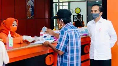 Ilustrasi Pencairan BPNT di PT Pos Indonesia