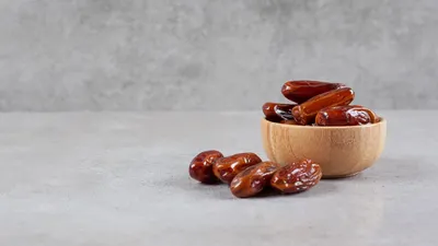 Buka Puasa dengan Kurma