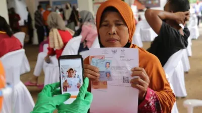 Terkait kepastian waktu pencairan bansos BLT MRP, Menko Perekonomian memproyeksikan akan dicairkan mendekati bulan Ramadhan.