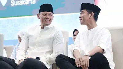 Rocky Gerung mengatakan bahwa tampilnya AHY dalam pemerintahan akan menjadi saingan baru bagi Gibran Rakabuming Raka.