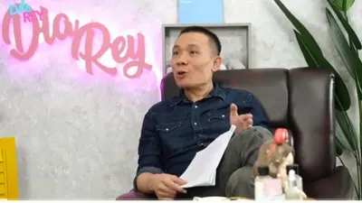 Rismon Sianipar mengatakan pada saat persidangan Jaksa Shandy terlalu kritis dengan pesan singkat kedatangan Jessica Wongso.