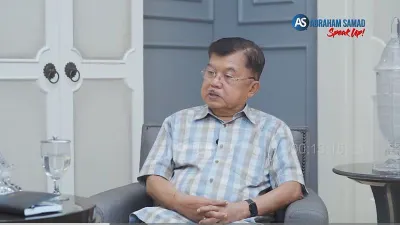 Mantan Wakil Presiden Jusuf Kalla atau yang akrab disapa JK, ketika ia menghadiri kampanye calon pasangan nomor urut 01, Anies Baswedan, di Sulawesi Selatan, terjadi tekanan terhadap Bupati Barru, Suardi Saleh.