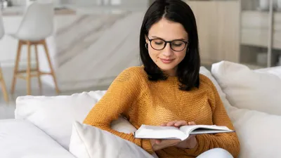 Adanya self love language ini bisa membantu seseorang untuk mengetahui bagaimana cara menyenangkan diri sendiri.